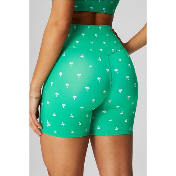 Fabletics Anywhere Motion365+ High-Waisted 6'' Short Lucky Green Palm - Size XS - Picture 3 of 6